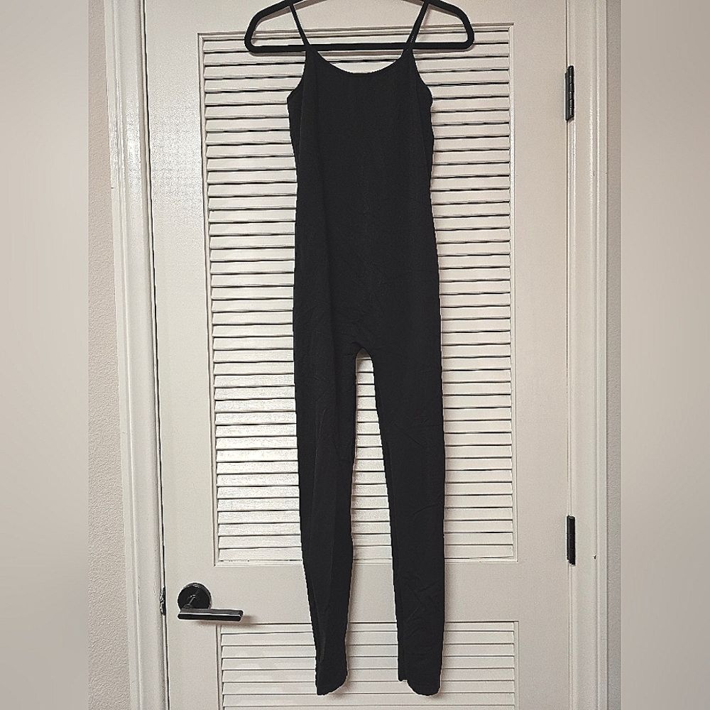 Fashion Nova - Black Stretchy Bodycon Jumpsuit With Adjustable Straps